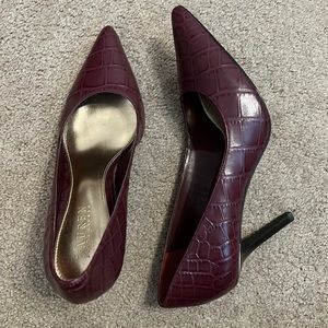 Ralph Lauren heels size 9. Maroon color